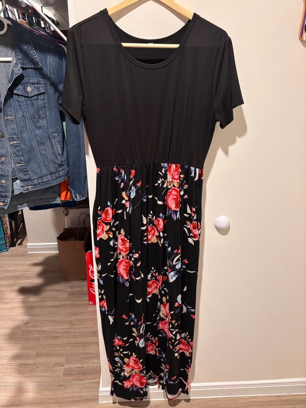 Black Floral Maxi Dress with Short Sleeves
